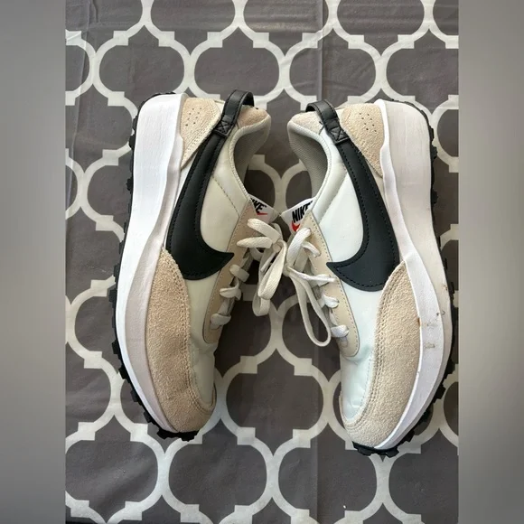 Nike Women's Waffle Debut sneakers athletic shoes - Picture 5 of 11